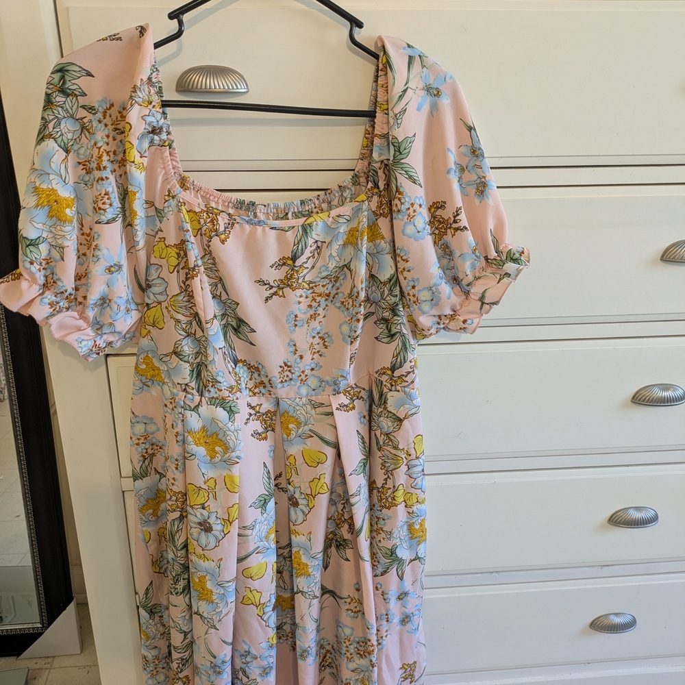 SHEIN Pink Floral Curve Blouse with Puff Sleeves